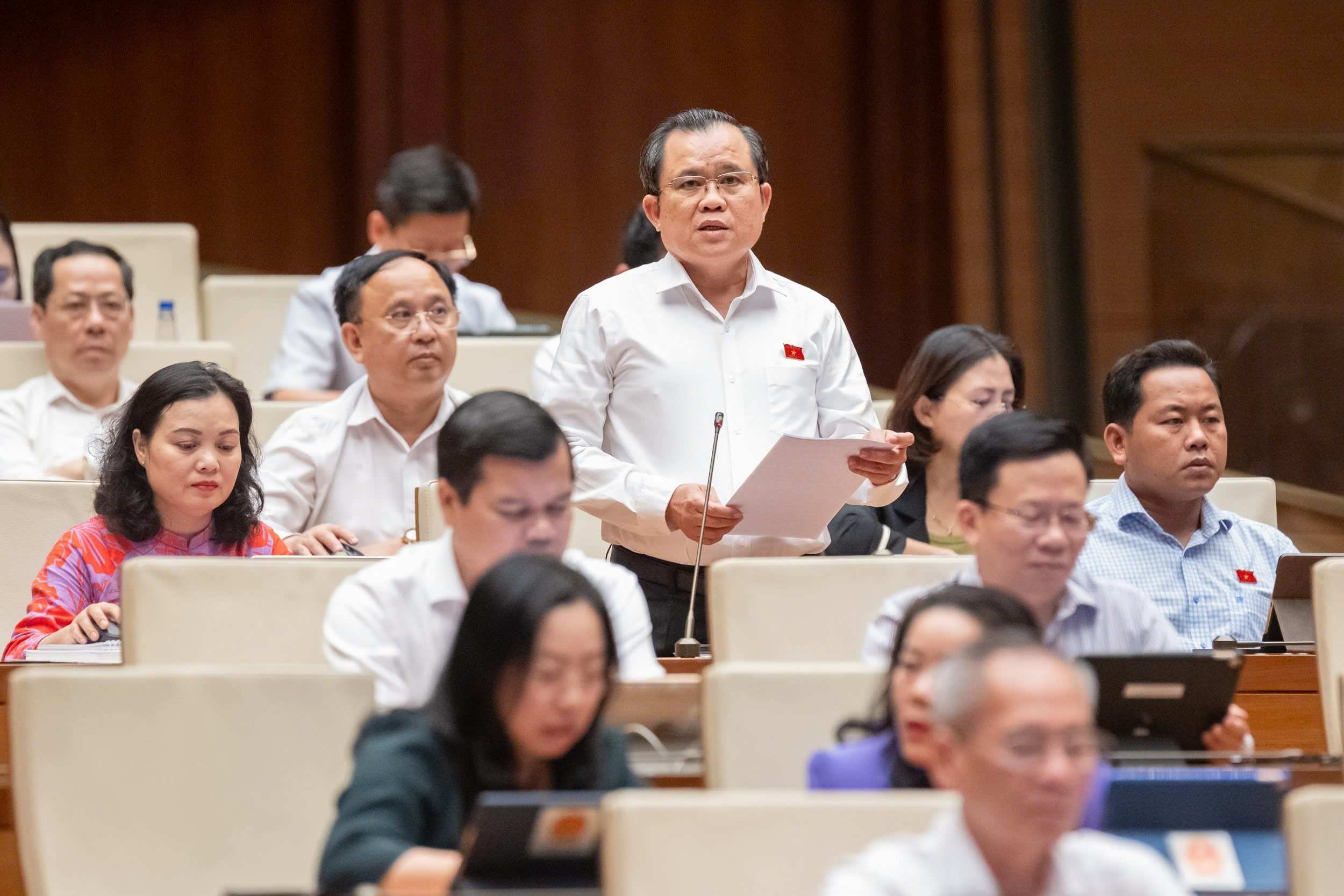 Đại biểu Nguyễn Tâm Hùng, Đại tá, Ủy viên Ủy ban Quốc phòng, An ninh và Đối ngoại của Quốc hội: 