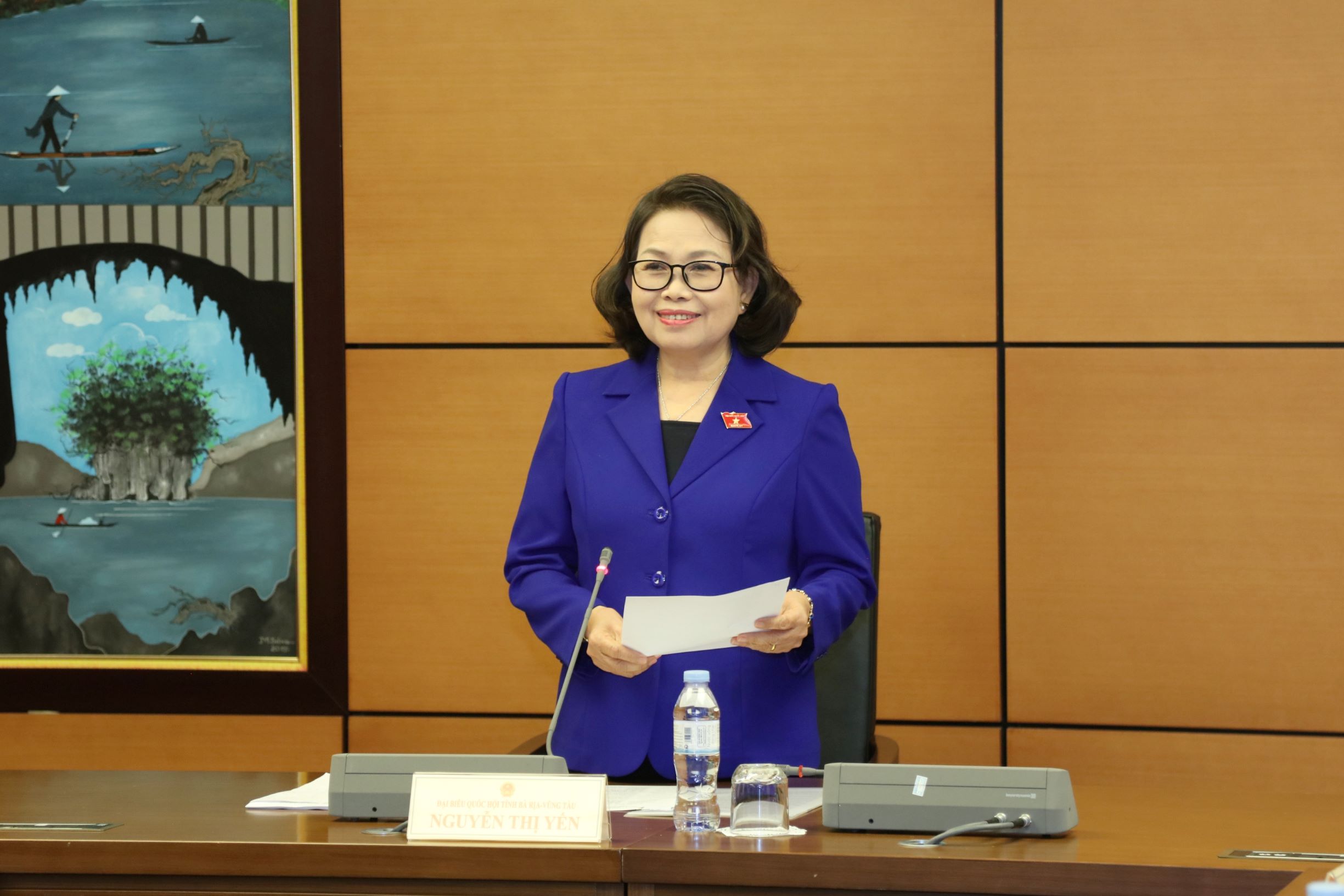 Bà Nguyễn Thị Yến, Phó Bí thư Thường trực Tỉnh ủy, Trưởng Đoàn đại biểu Quốc hội tỉnh Bà Rịa - Vũng Tàu: “Tuyến Vành đai 4 và Luật Đường sắt - Kiến tạo hạ tầng kết nối vùng bền vững”.