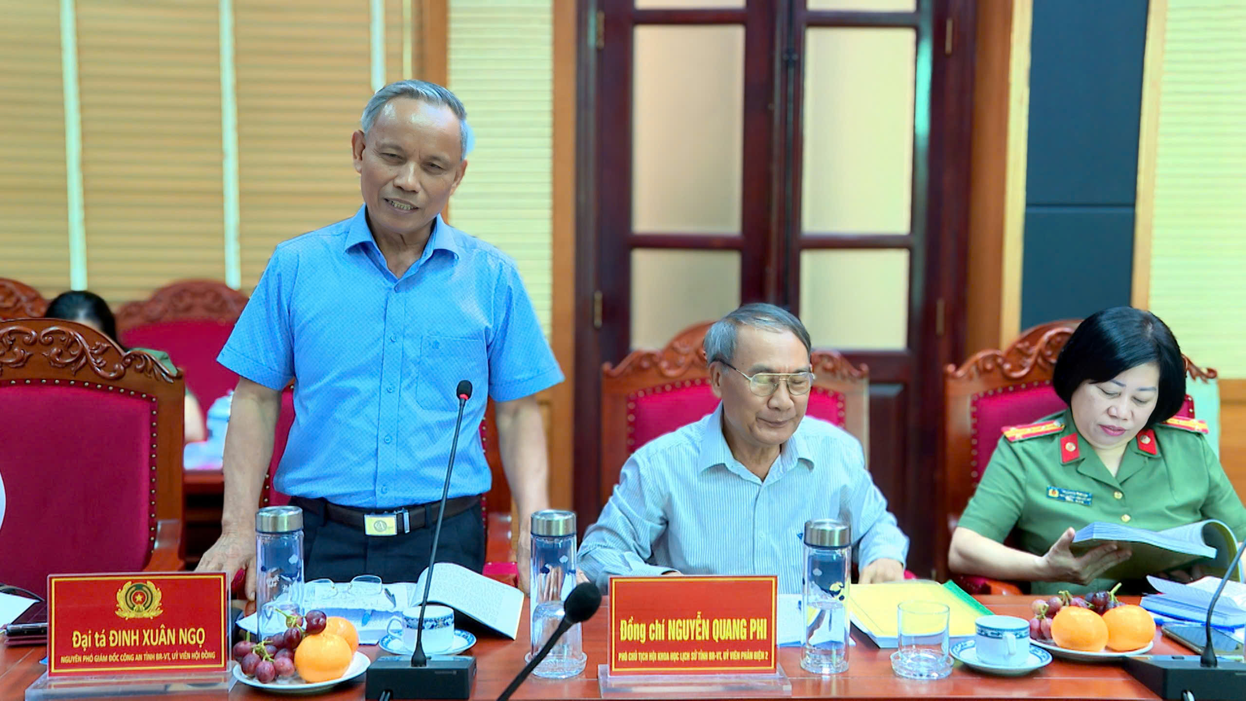Các đại biểu tham gia đóng góp ý kiến. 
