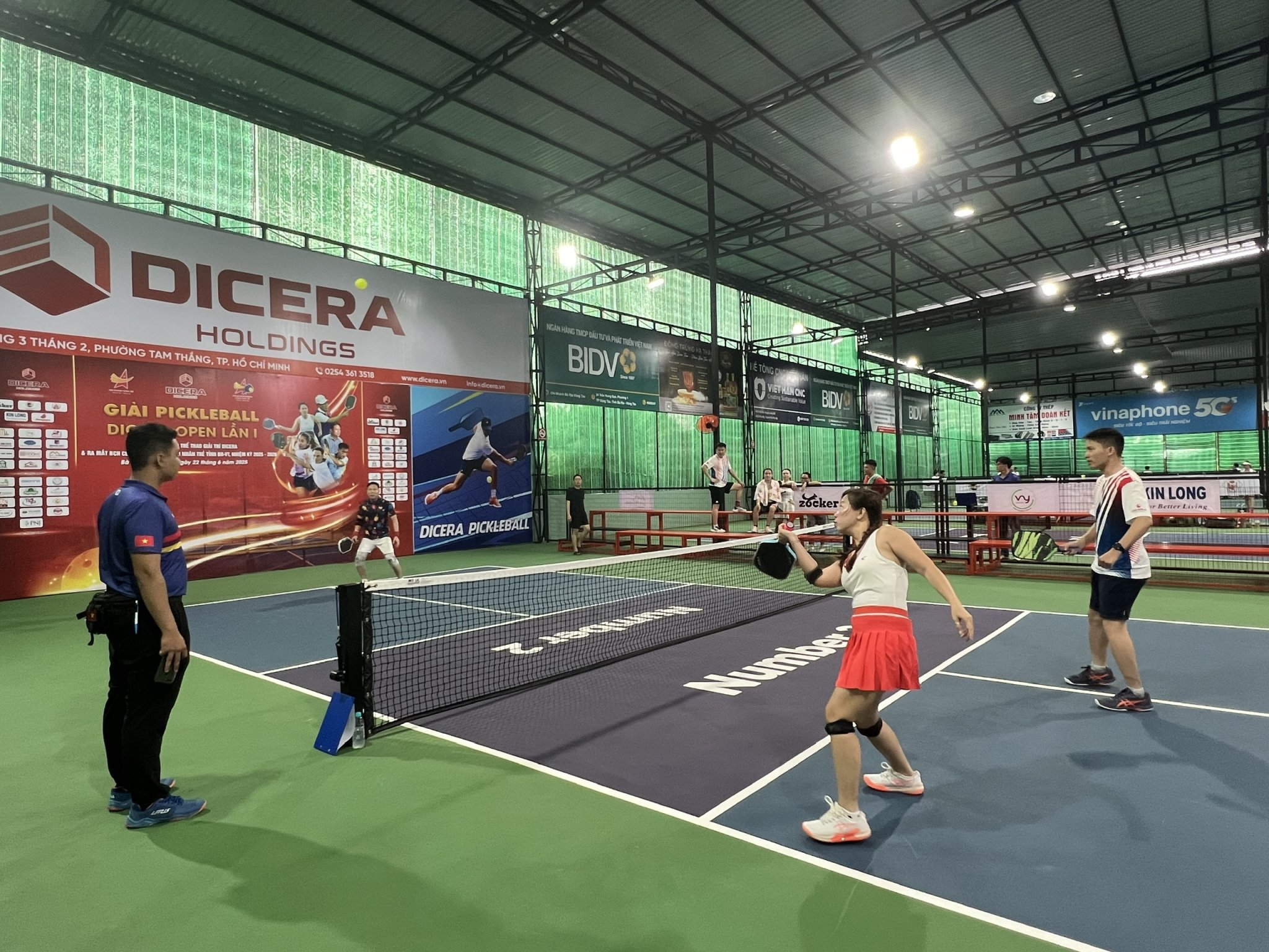 Giải đấu thu hút hơn 200 VĐV  là các doanh nhân trên địa bàn tỉnh tham dự.