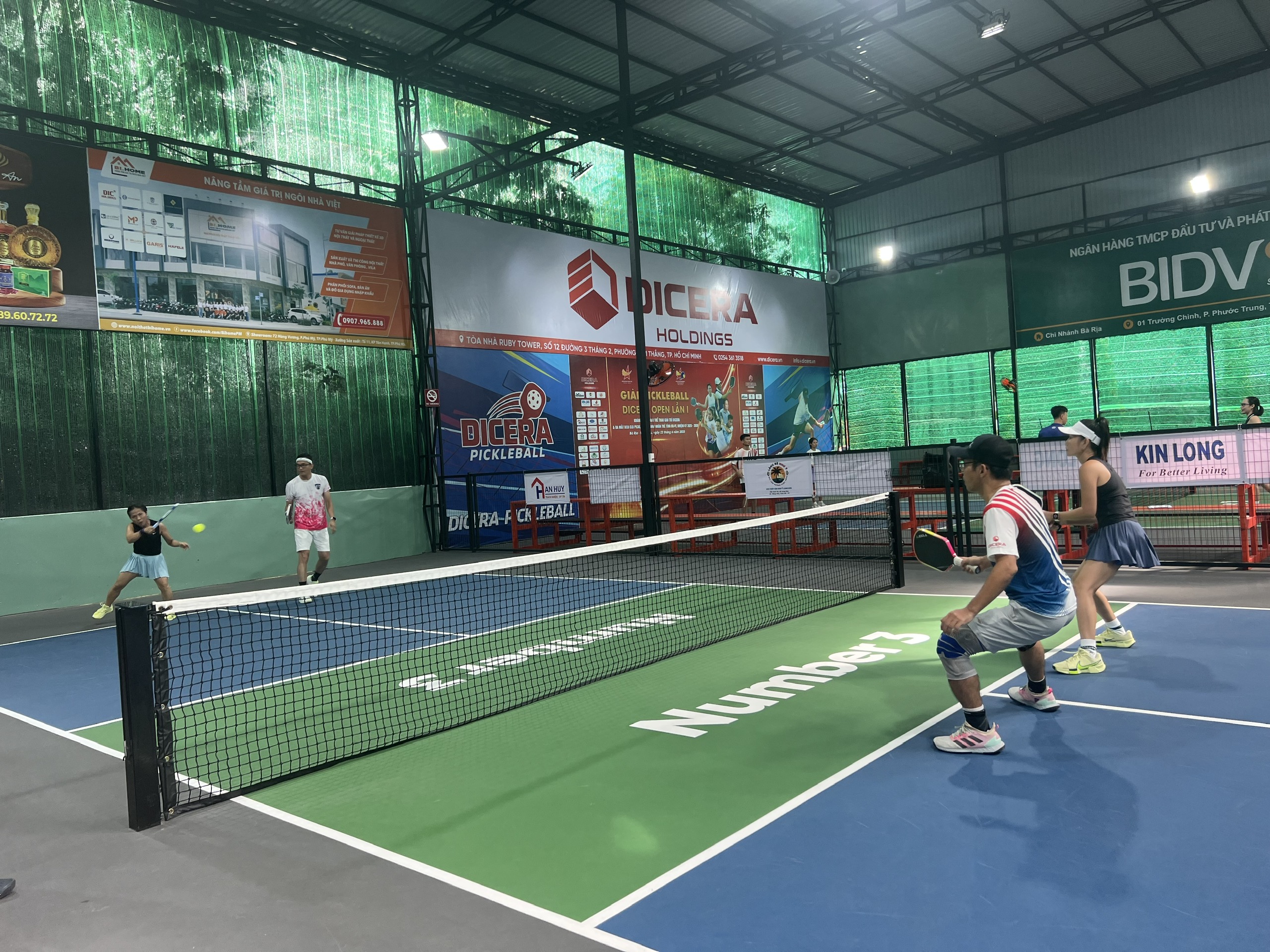 Các VĐV thi đấu ở nội dung nam, nữ 5.0.
