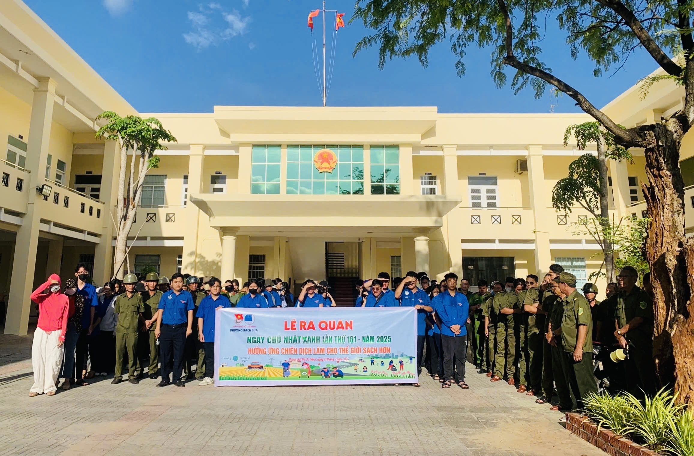 Quang cảnh lễ ra quân.