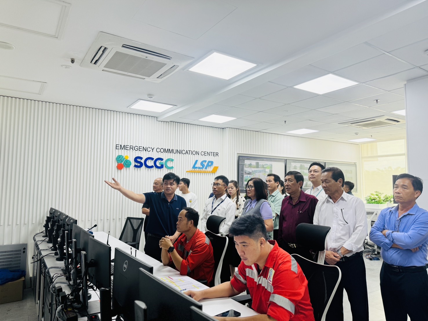 Phòng điều khiển Trung tâm ứng phó sự cố hoạt động 24/7 tại LSP.